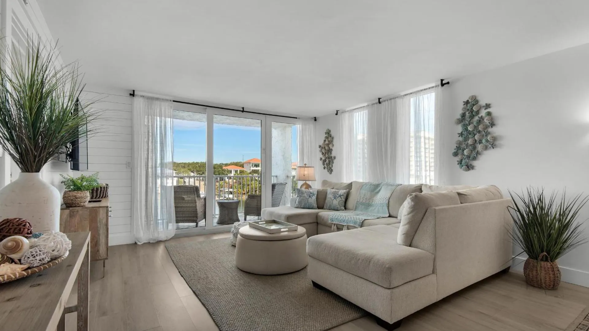 Dolphin Point #401C Villa Destin